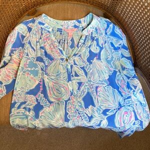 EUC Lilly Pulitzer 100% silk Elsa Top with starfish and sand dollars